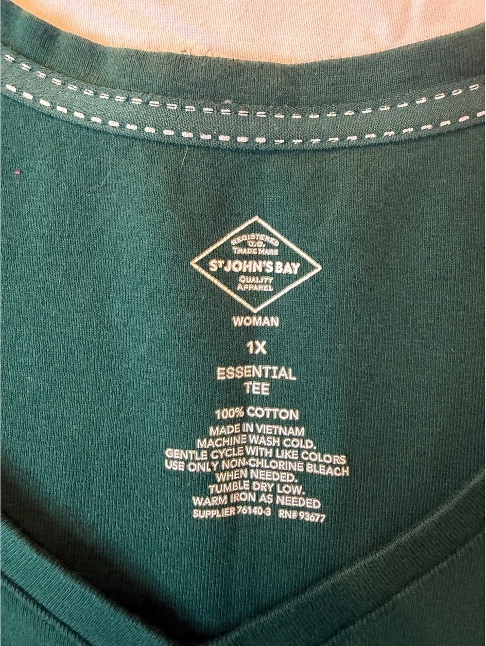 St. John's Bay Women's Essential Tee 1X Green V-Neck Cotton Shirt - Picture 2 of 2